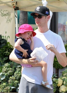 Olivia Jane Hanks with her father Colin Hanks
